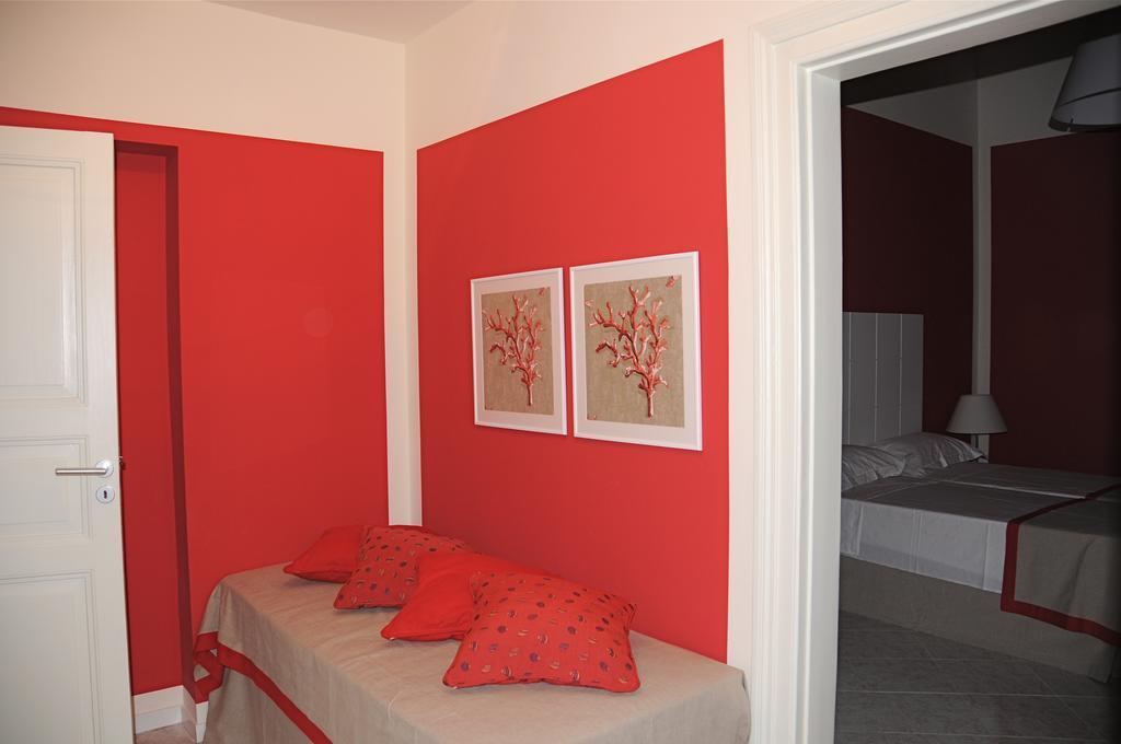 Albachiara Suite Rooms - City Center Трапани Стая снимка